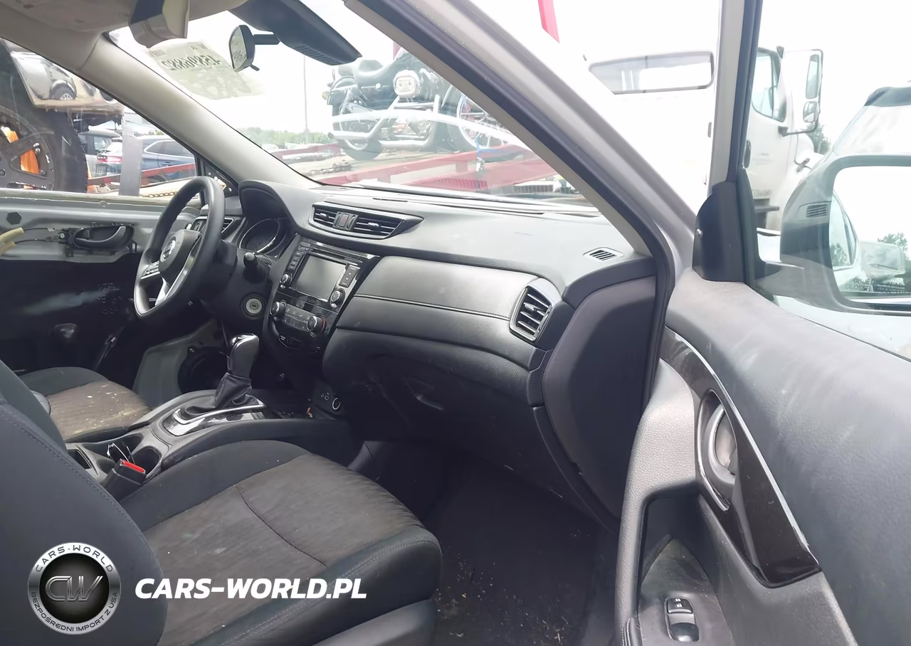 2019 Nissan Rogue S VIN:5N1AT2MV7KC748271 - 5