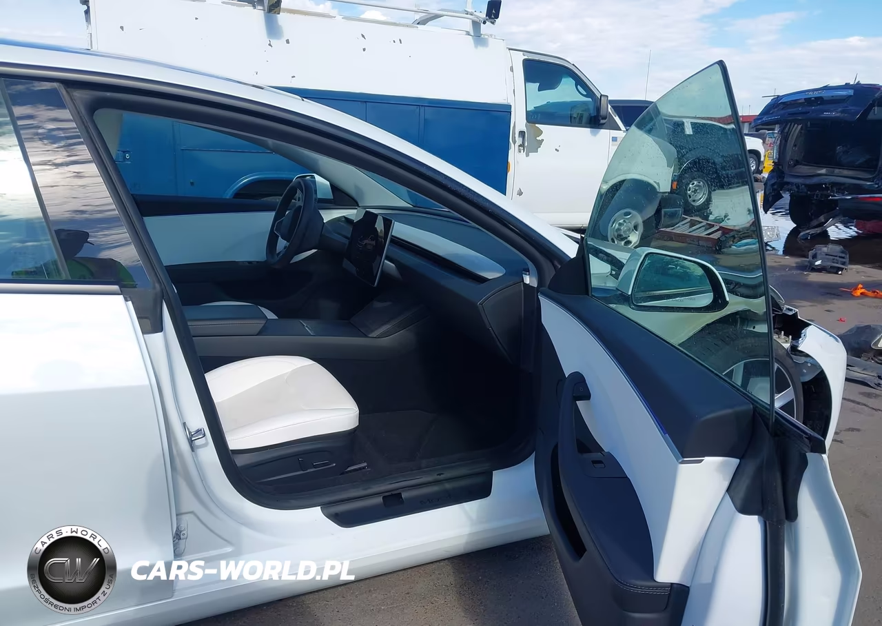 2025 Tesla Model 3 Long Range All-Wheel Drive VIN:5YJ3E1EB2SF952212 - 5