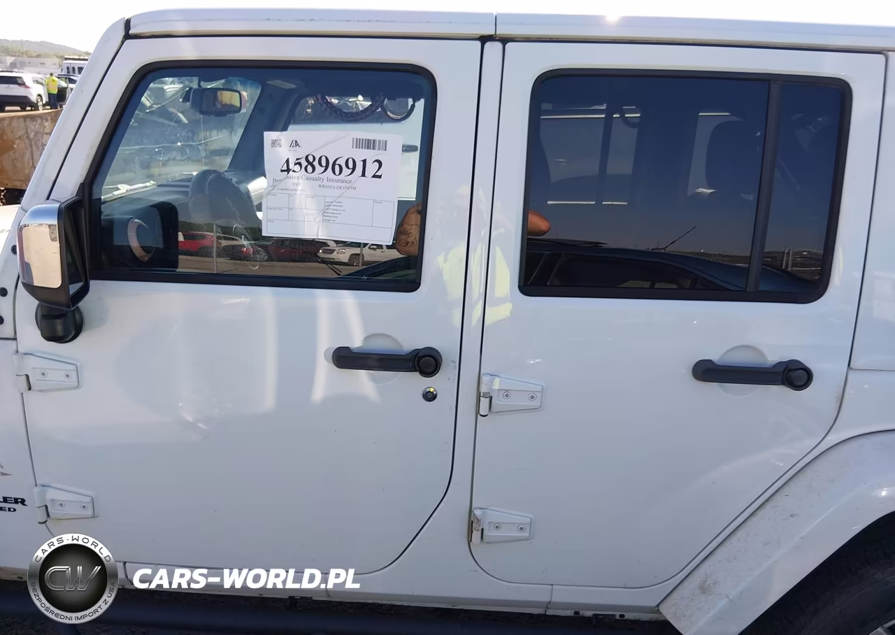 2015 Jeep Wrangler Unlimited Sahara VIN:1C4BJWEG0FL674753 - 14