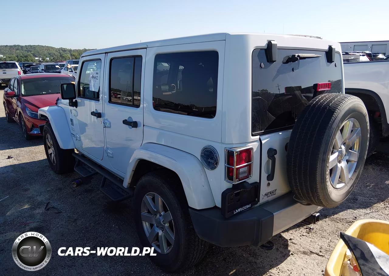 2015 Jeep Wrangler Unlimited Sahara VIN:1C4BJWEG0FL674753 - 3