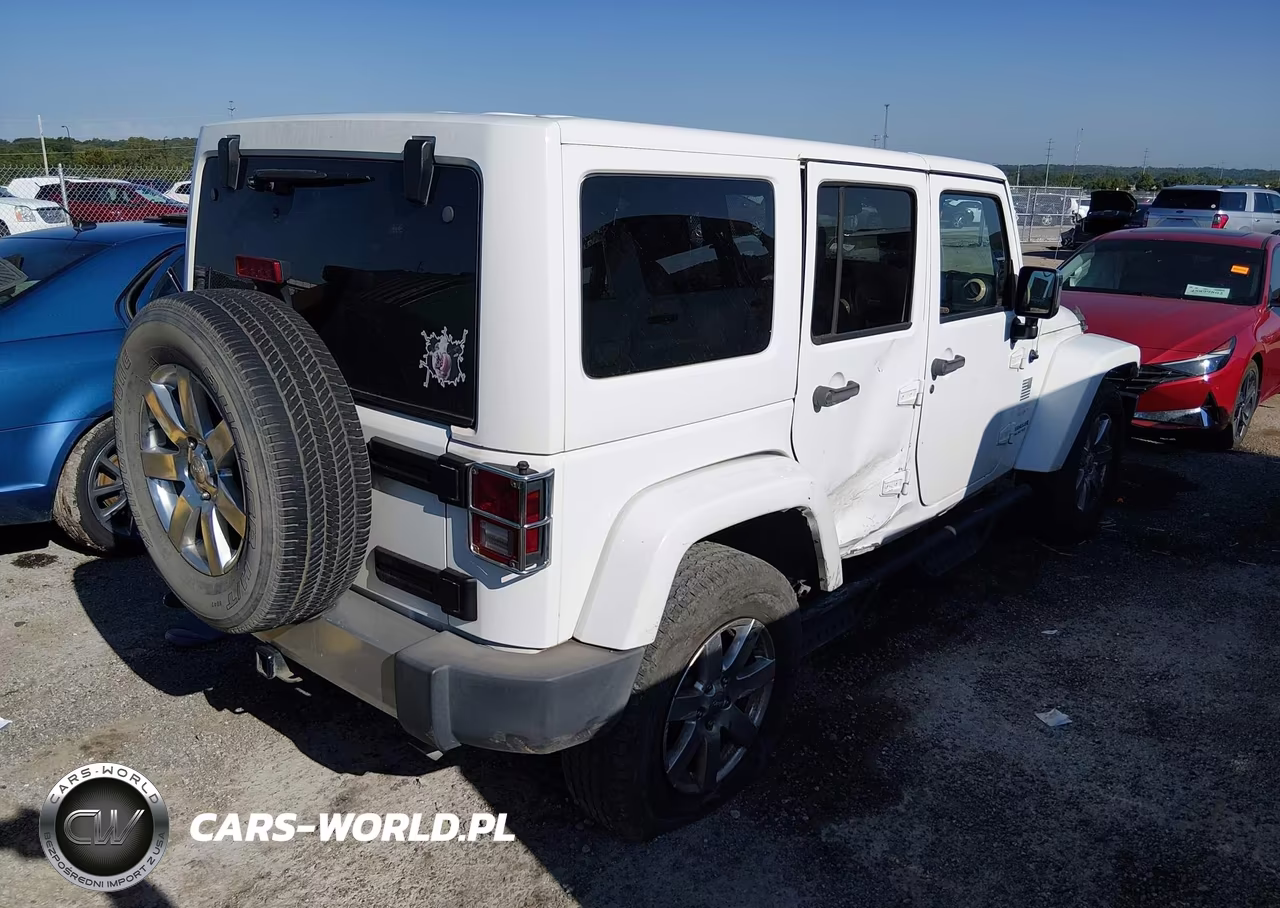 2015 Jeep Wrangler Unlimited Sahara VIN:1C4BJWEG0FL674753 - 4