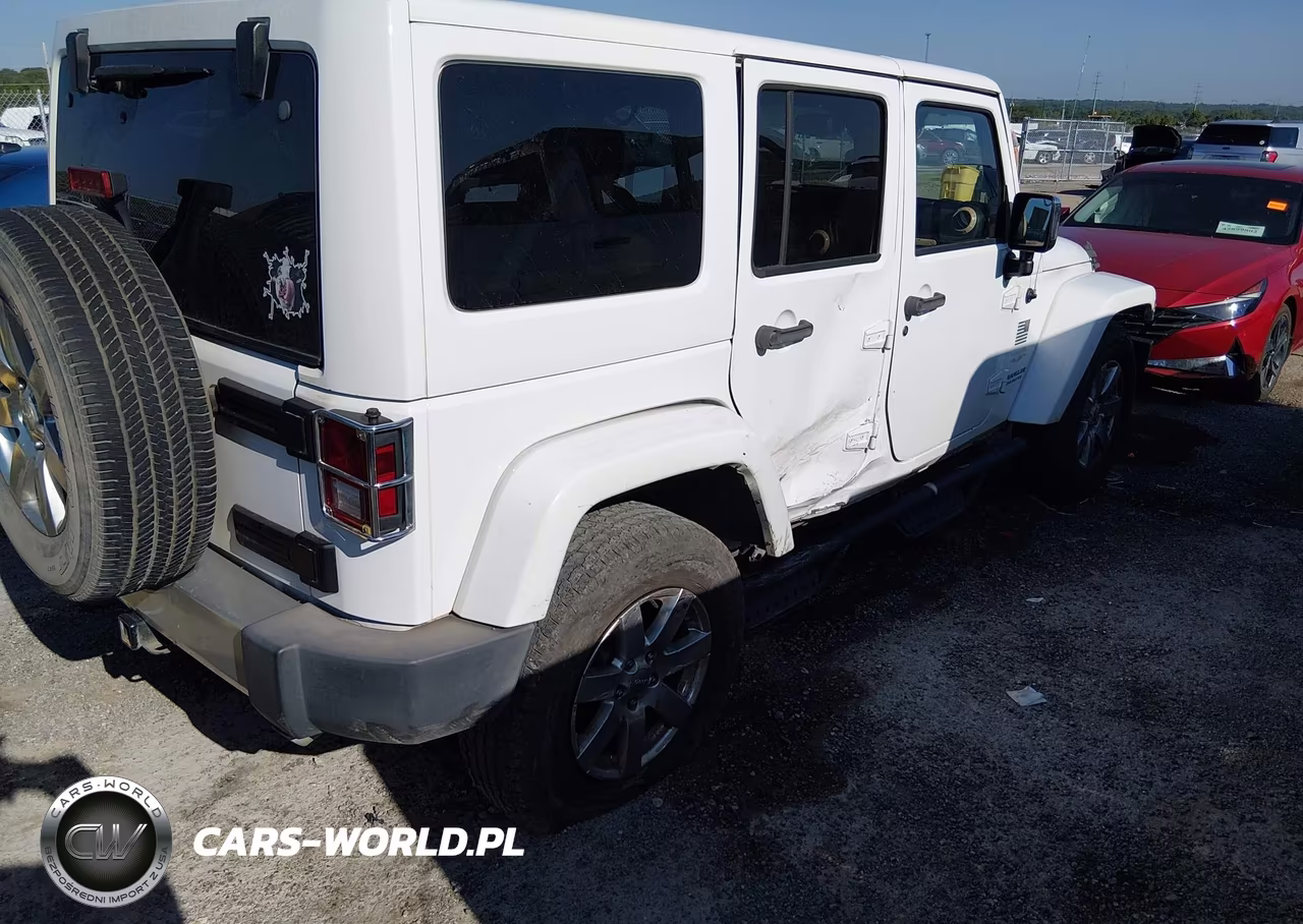 2015 Jeep Wrangler Unlimited Sahara VIN:1C4BJWEG0FL674753 - 6