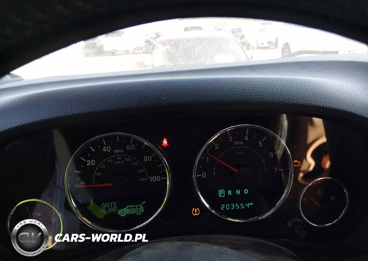 2015 Jeep Wrangler Unlimited Sahara VIN:1C4BJWEG0FL674753 - 7