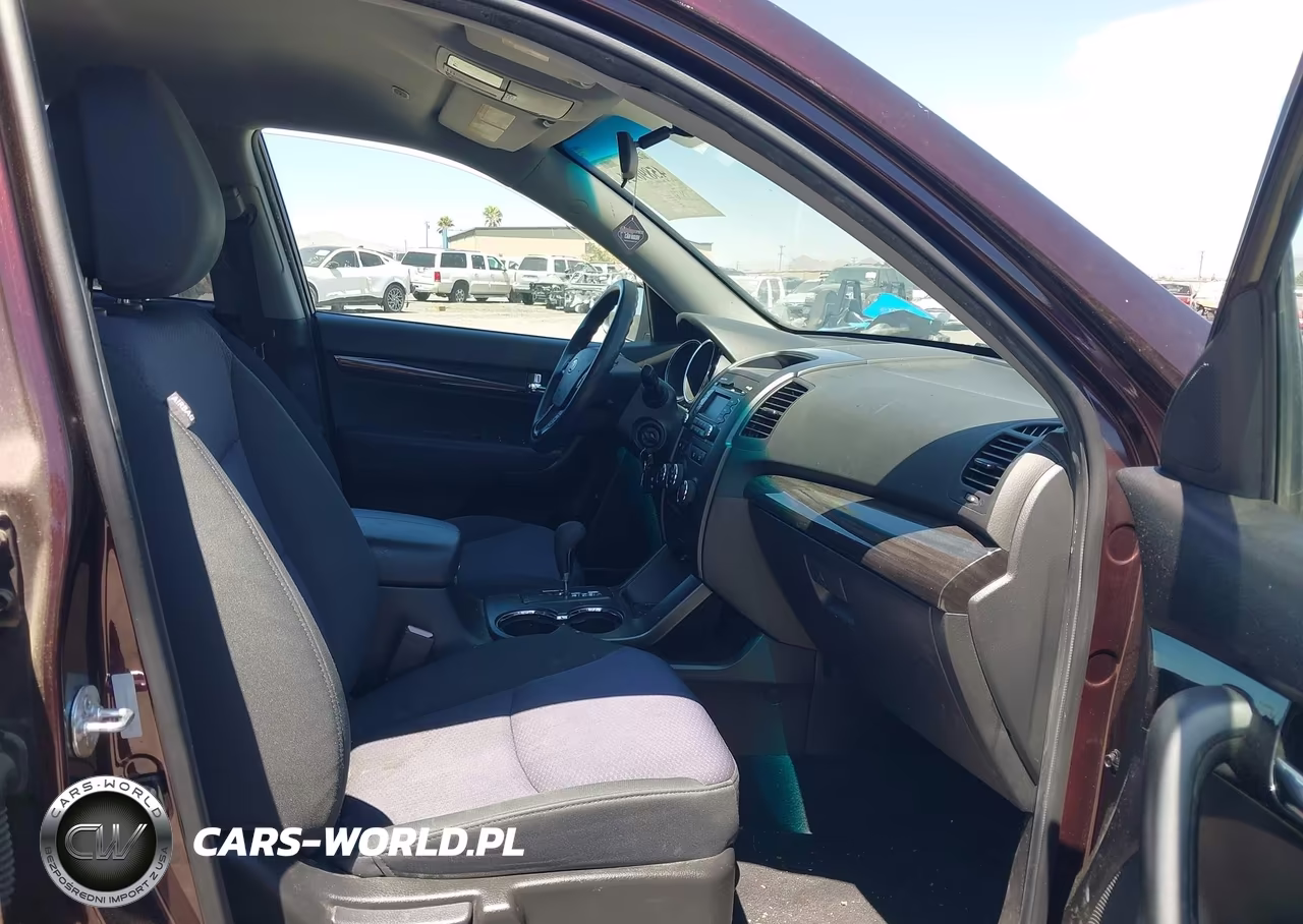 2011 Kia Sorento Lx V6 VIN:5XYKT4A26BG164969 - 5