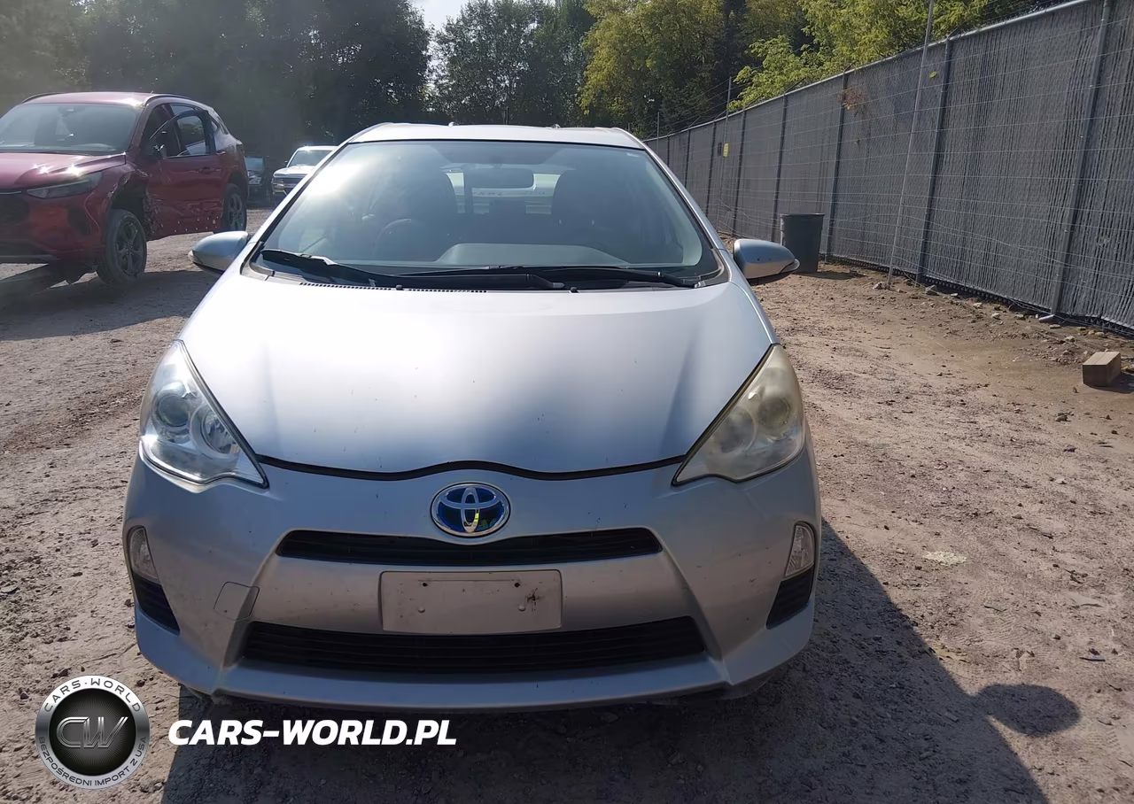 2013 Toyota Prius C Two VIN:JTDKDTB34D1532664 - 12