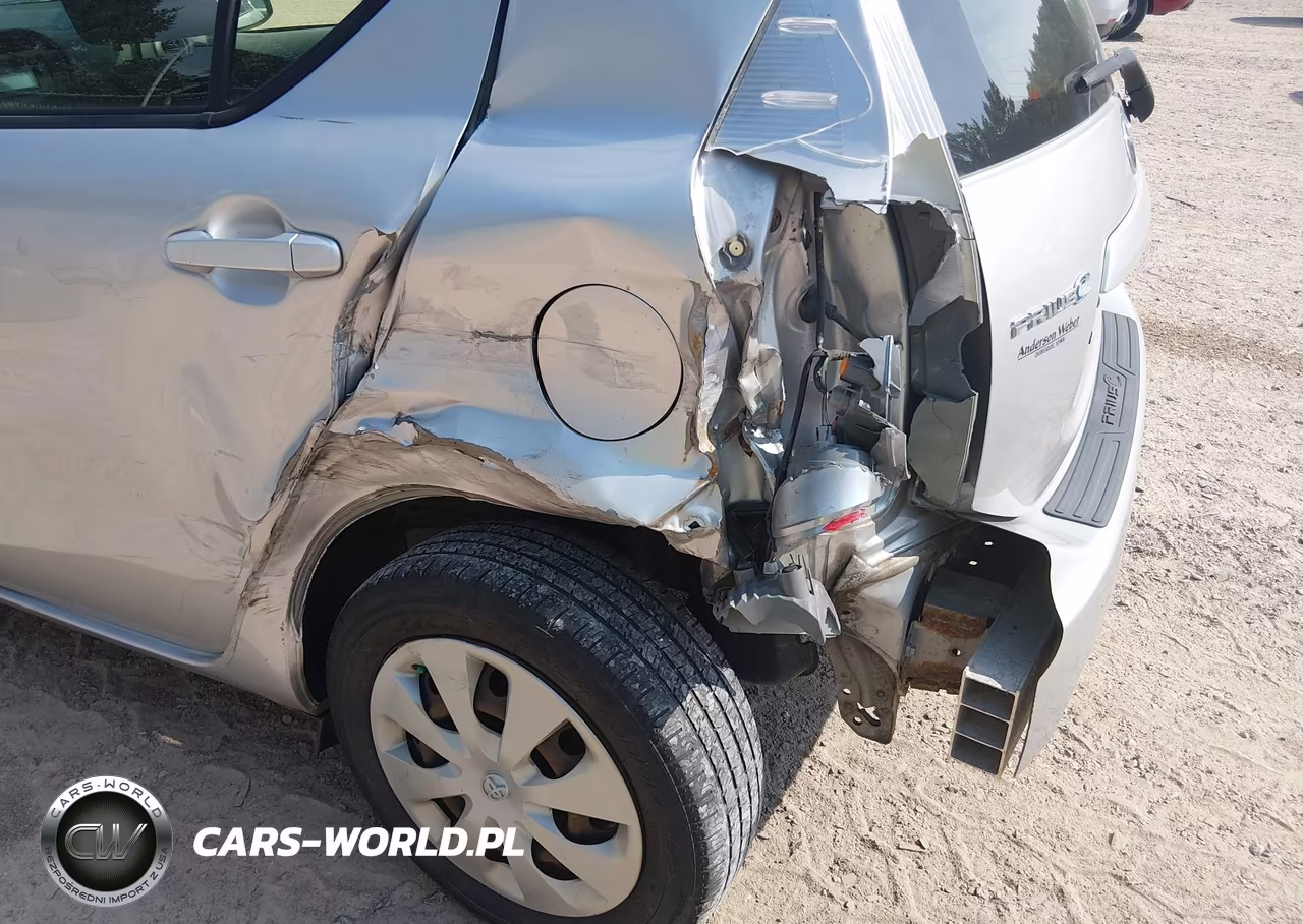 2013 Toyota Prius C Two VIN:JTDKDTB34D1532664 - 6