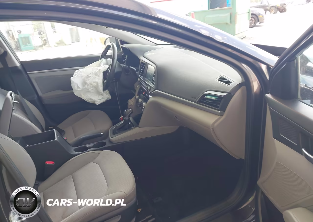 2020 Hyundai Elantra Value Edition VIN:5NPD84LF7LH555214 - 5