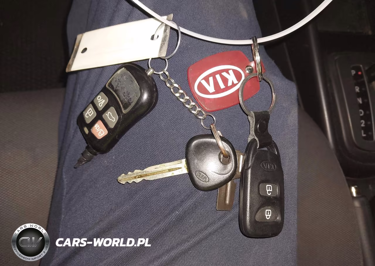 2010 Kia Soul + VIN:KNDJT2A29A7180577 - 11