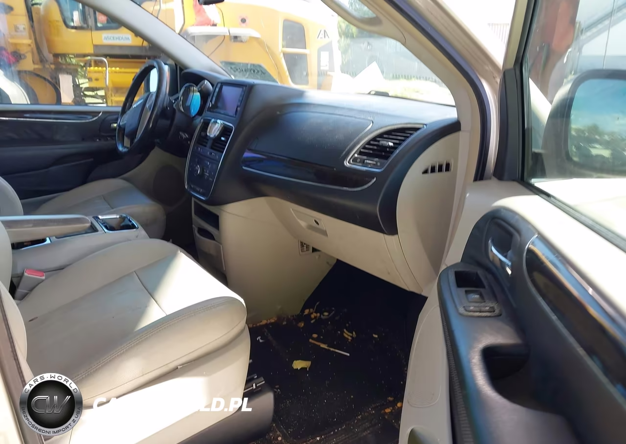 2013 Chrysler Town & Country Touring VIN:2C4RC1BG4DR737499 - 5