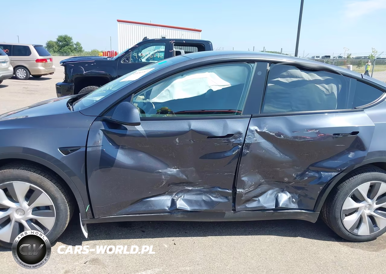 2023 Tesla Model Y Awd-Long Range Dual Motor All-Wheel Drive VIN:7SAYGDEE1PA032302 - 6