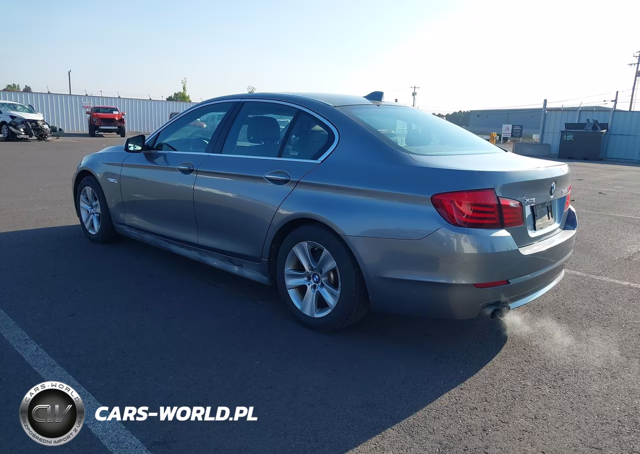 2013 BMW 528I xDrive VIN:WBAXH5C54DDW15061 - 3