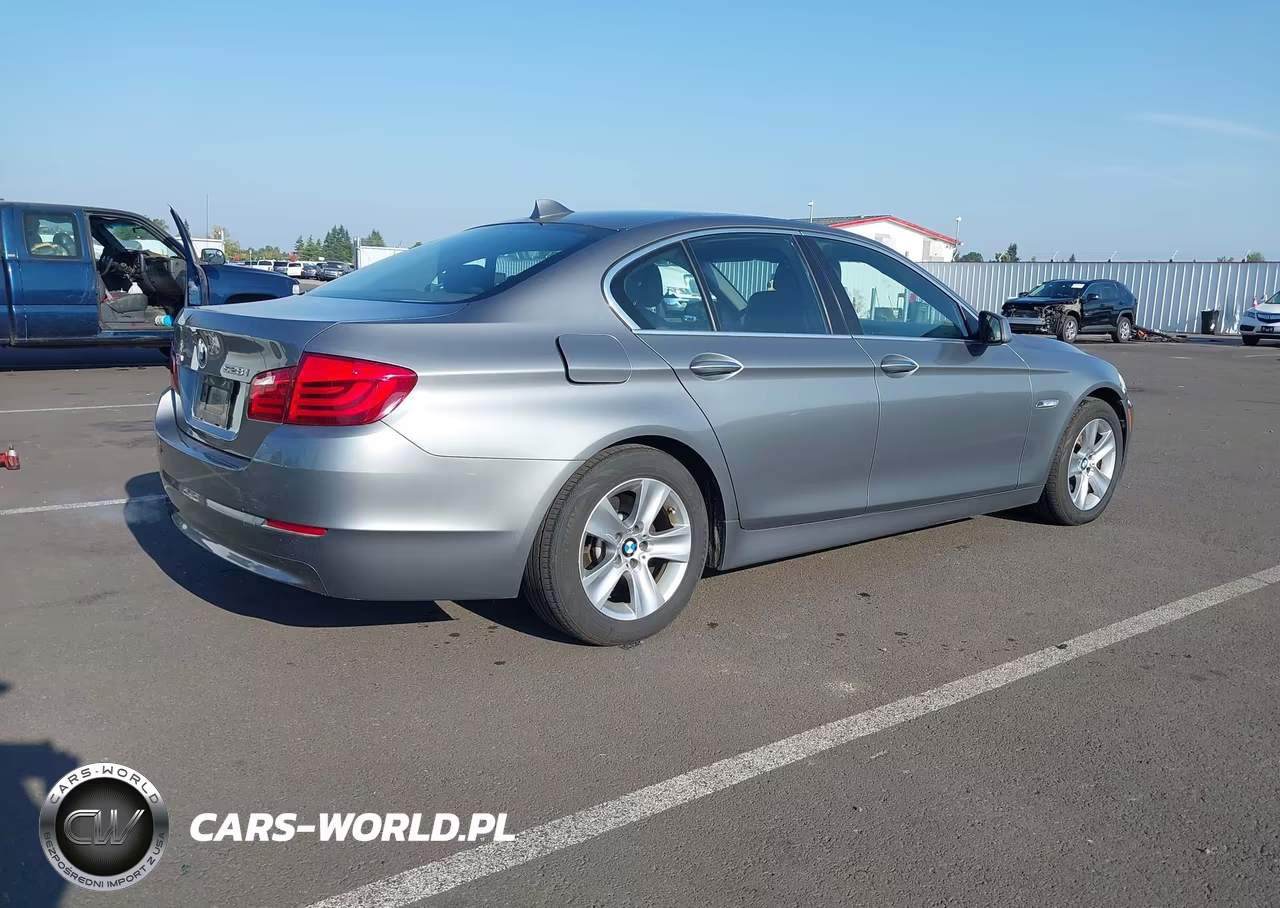 2013 BMW 528I xDrive VIN:WBAXH5C54DDW15061 - 4