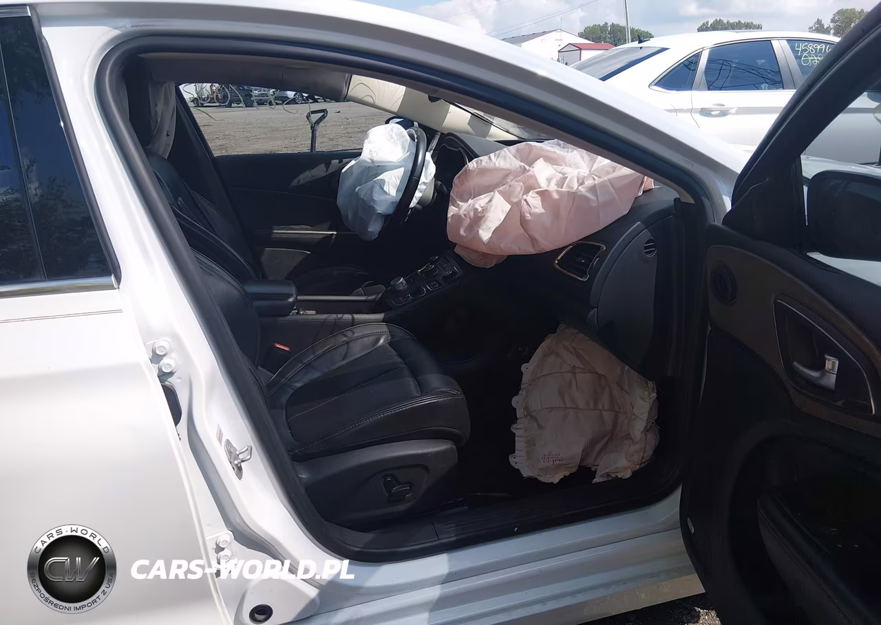 2015 Chrysler 200 C VIN:1C3CCCEG0FN540878 - 5