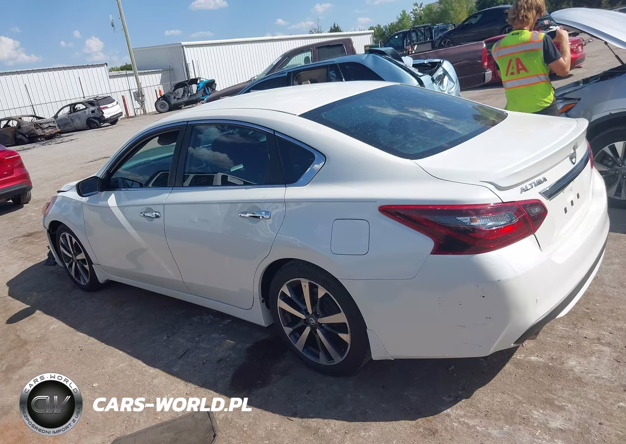 2017 Nissan Altima 2.5 Sr VIN:1N4AL3AP1HC160249 - 14