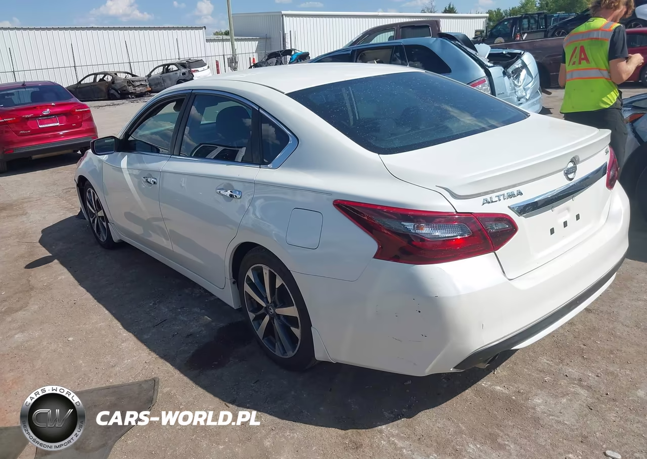 2017 Nissan Altima 2.5 Sr VIN:1N4AL3AP1HC160249 - 3