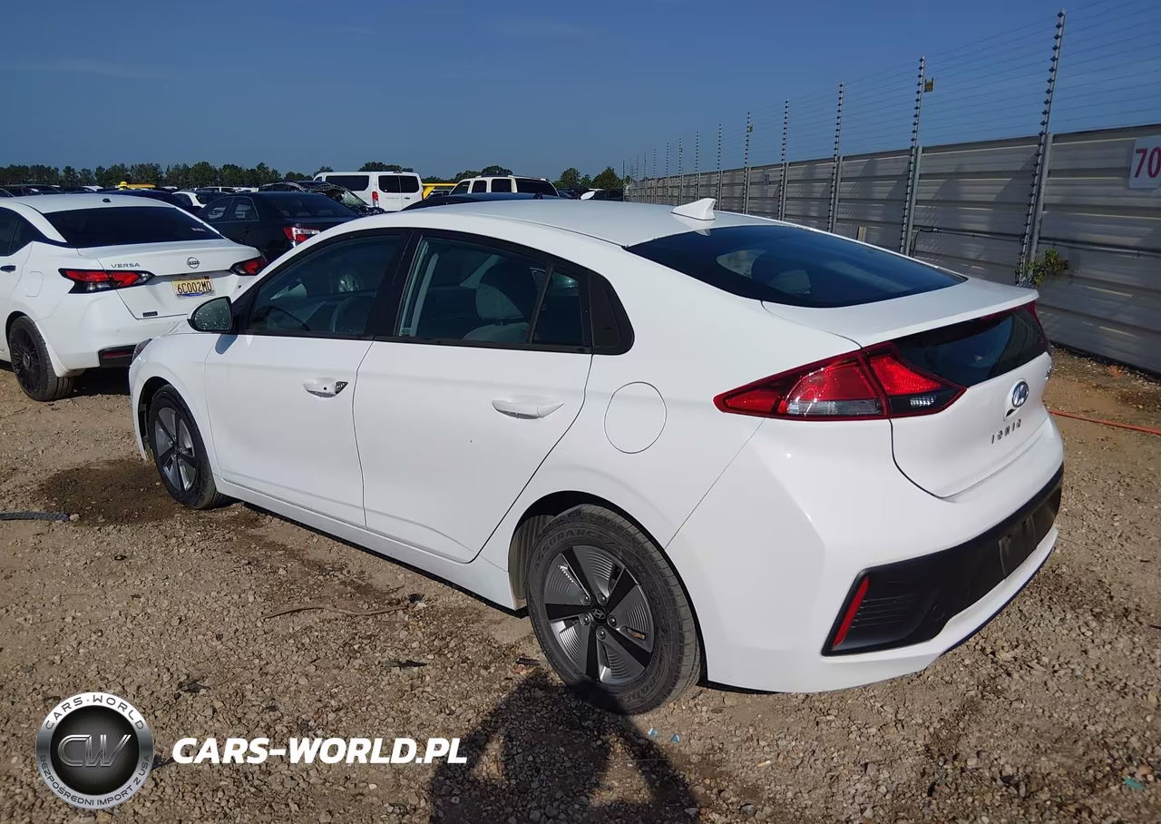 2021 Hyundai Ioniq Hybrid Blue VIN:KMHC65LC6MU247774 - 3