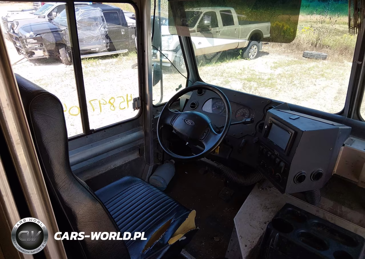 2017 Ford F-59 Commercial Stripped VIN:1F66F5KY9H0A06886 - 6