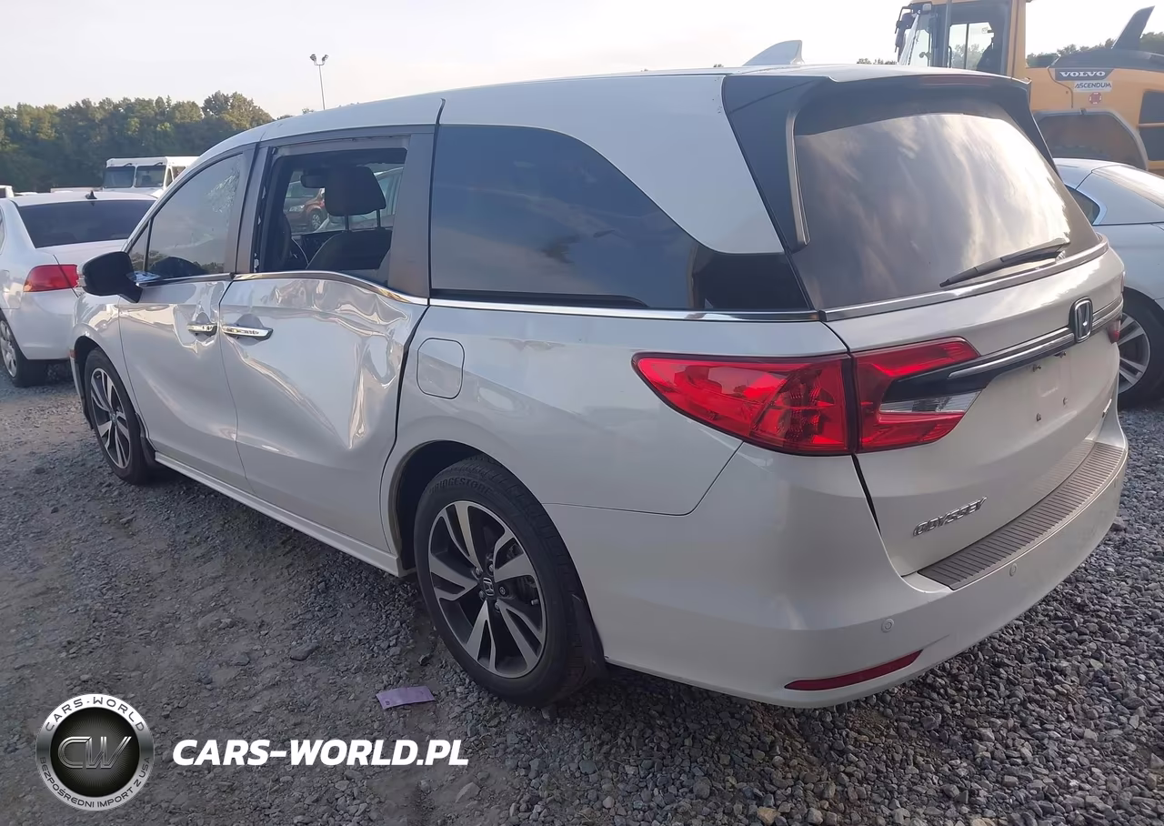 2021 Honda Odyssey Touring VIN:5FNRL6H83MB042312 - 3