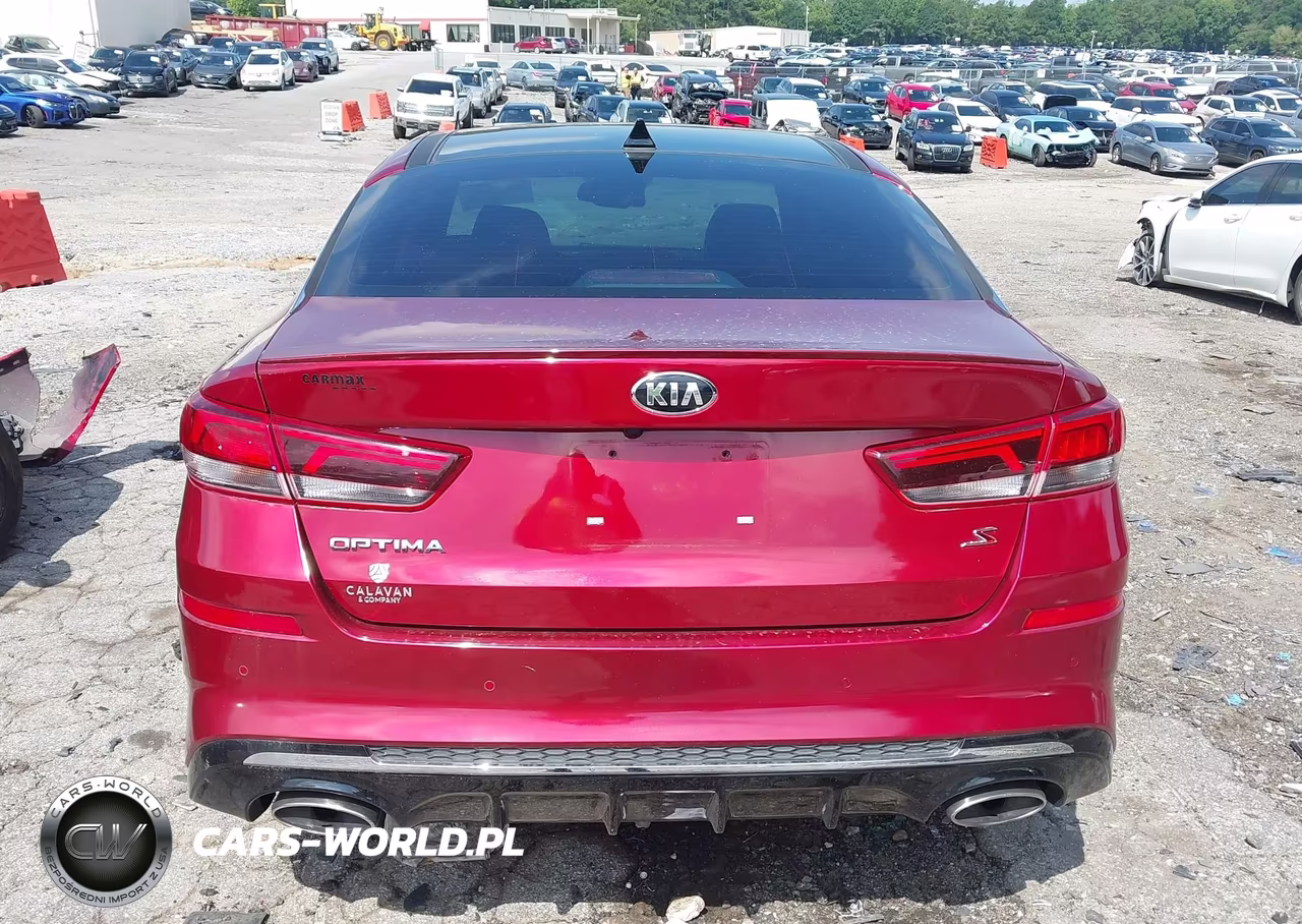 2019 Kia Optima S VIN:5XXGT4L36KG375699 - 16
