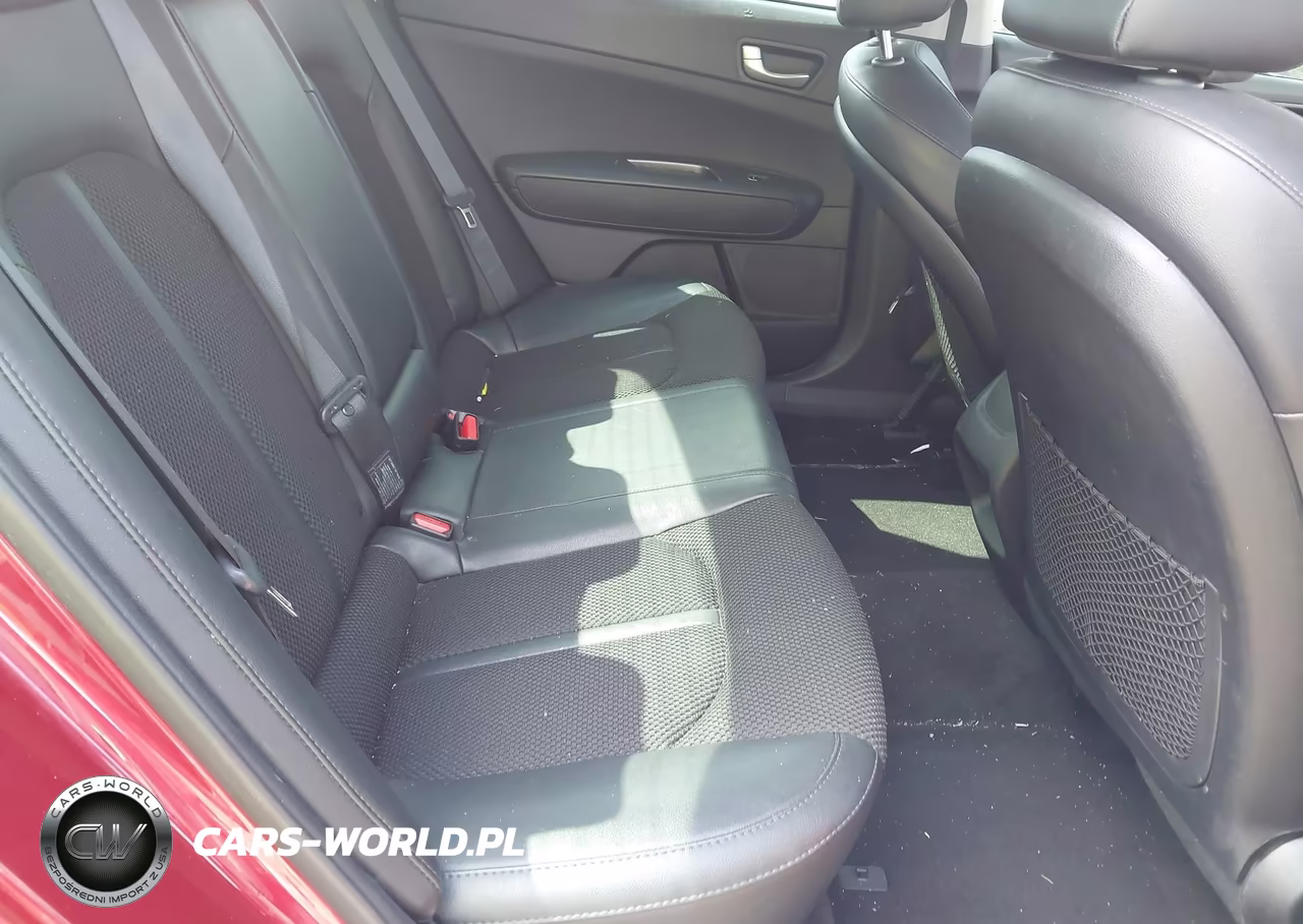 2019 Kia Optima S VIN:5XXGT4L36KG375699 - 8