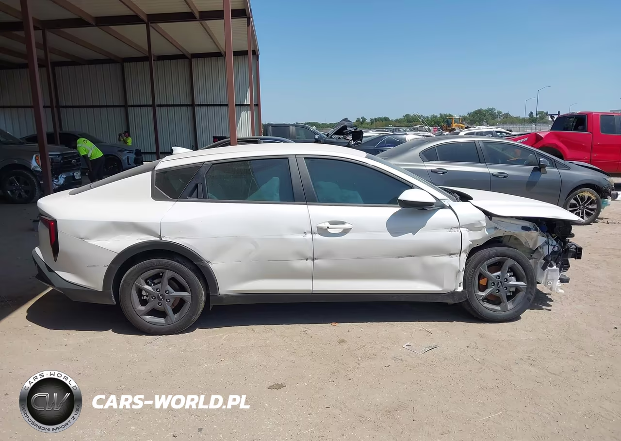 2026 Kia K4 Lxs VIN:3KPFT4DE5TE306010 - 13