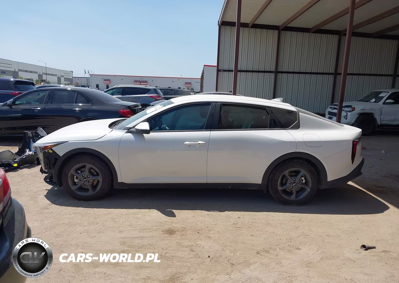 2026 Kia K4 Lxs VIN:3KPFT4DE5TE306010 - 14
