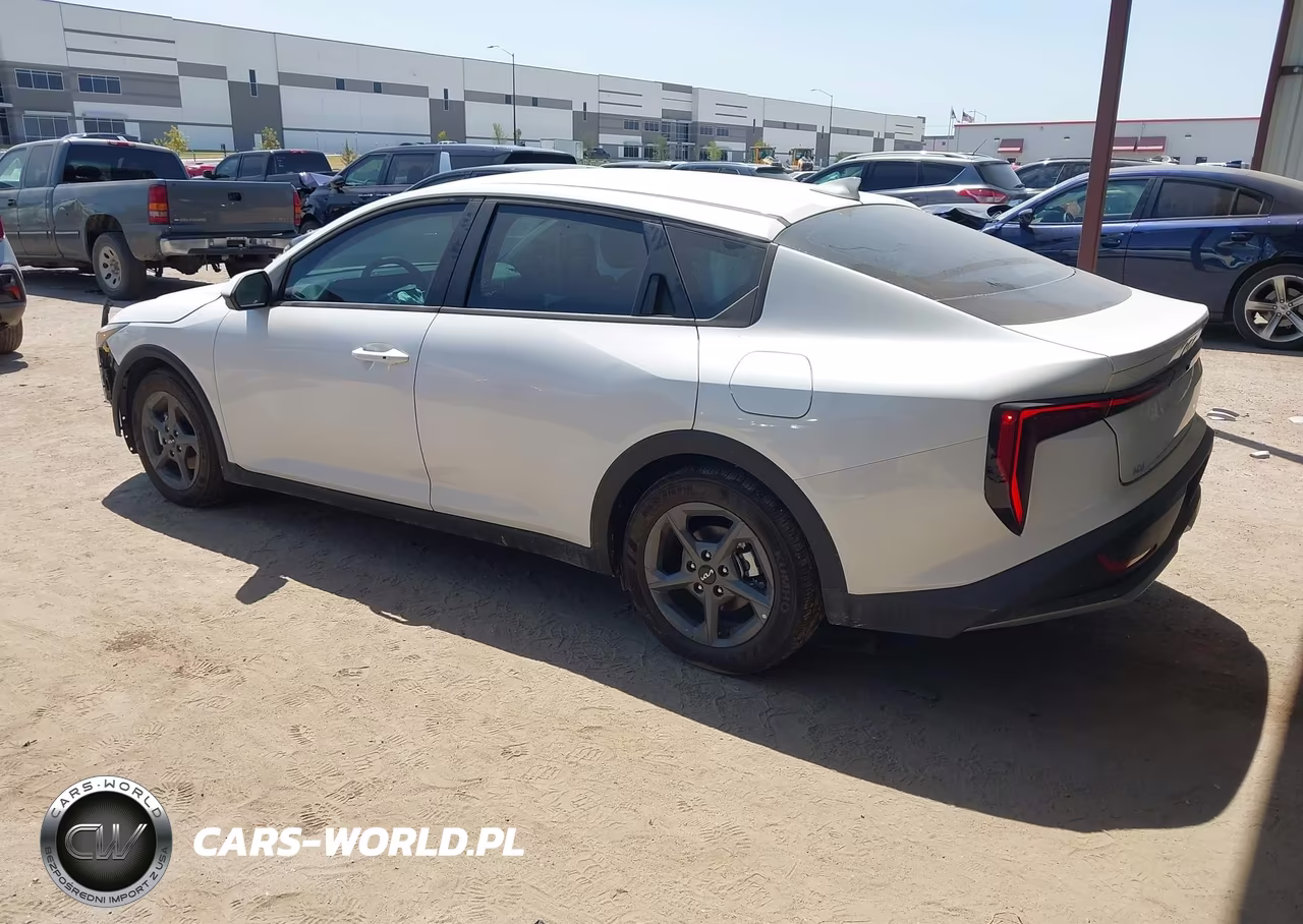 2026 Kia K4 Lxs VIN:3KPFT4DE5TE306010 - 3