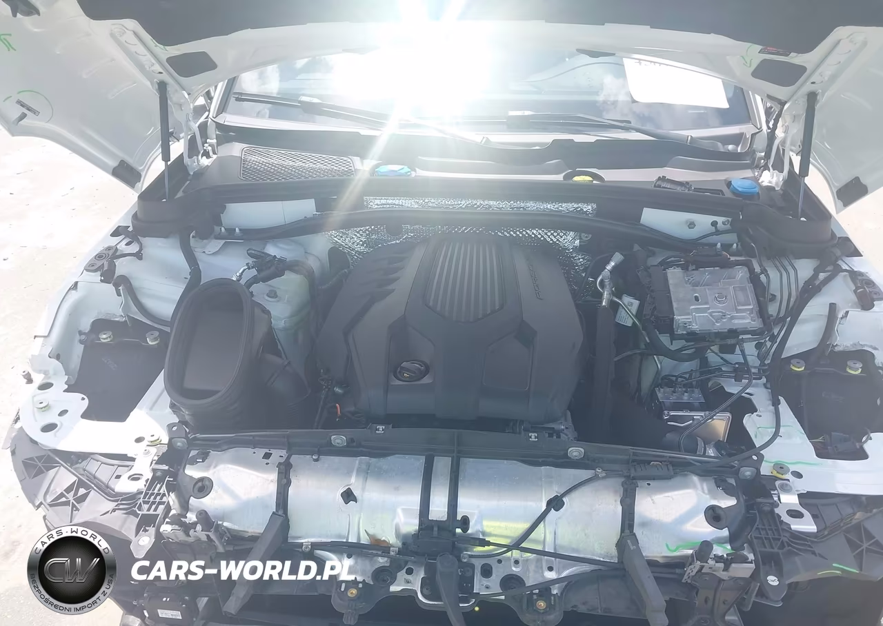 2023 Porsche Macan T VIN:WP1AA2A52PLB16508 - 10