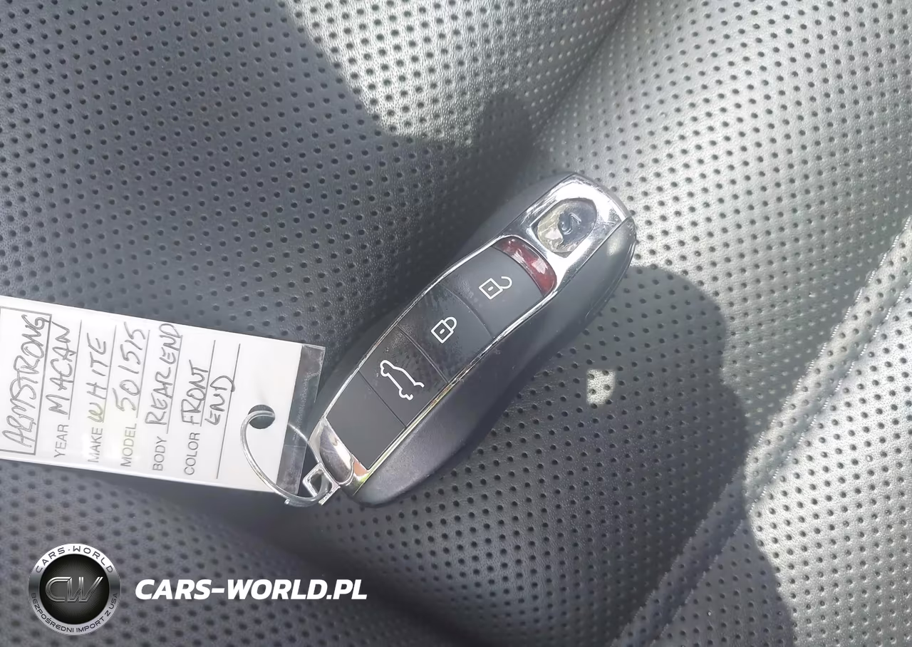 2023 Porsche Macan T VIN:WP1AA2A52PLB16508 - 11