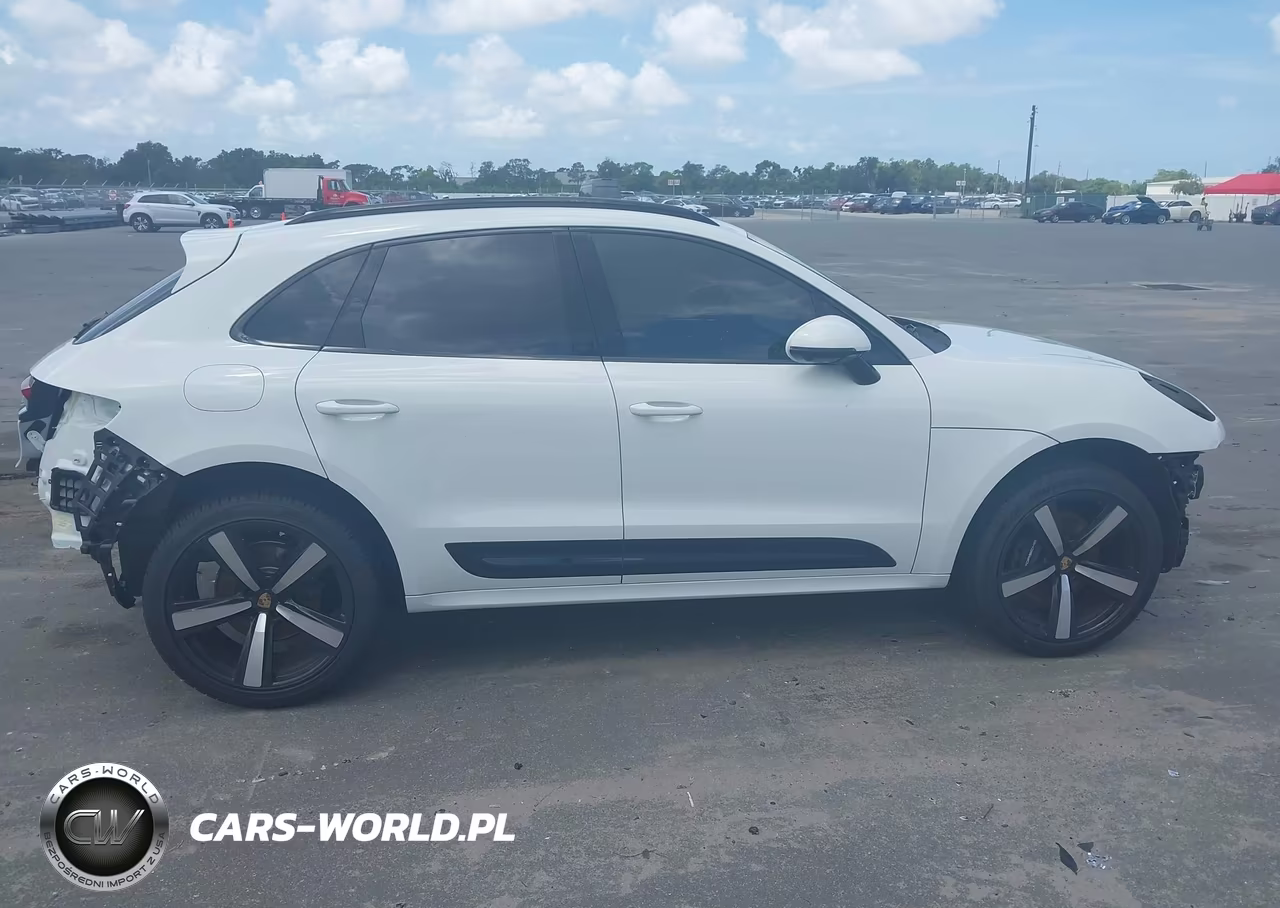 2023 Porsche Macan T VIN:WP1AA2A52PLB16508 - 14