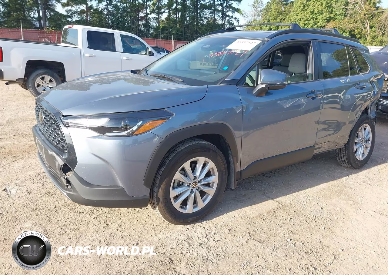 2024 Toyota Corolla Cross Le VIN:7MUCAAAG7RV113083 - 2