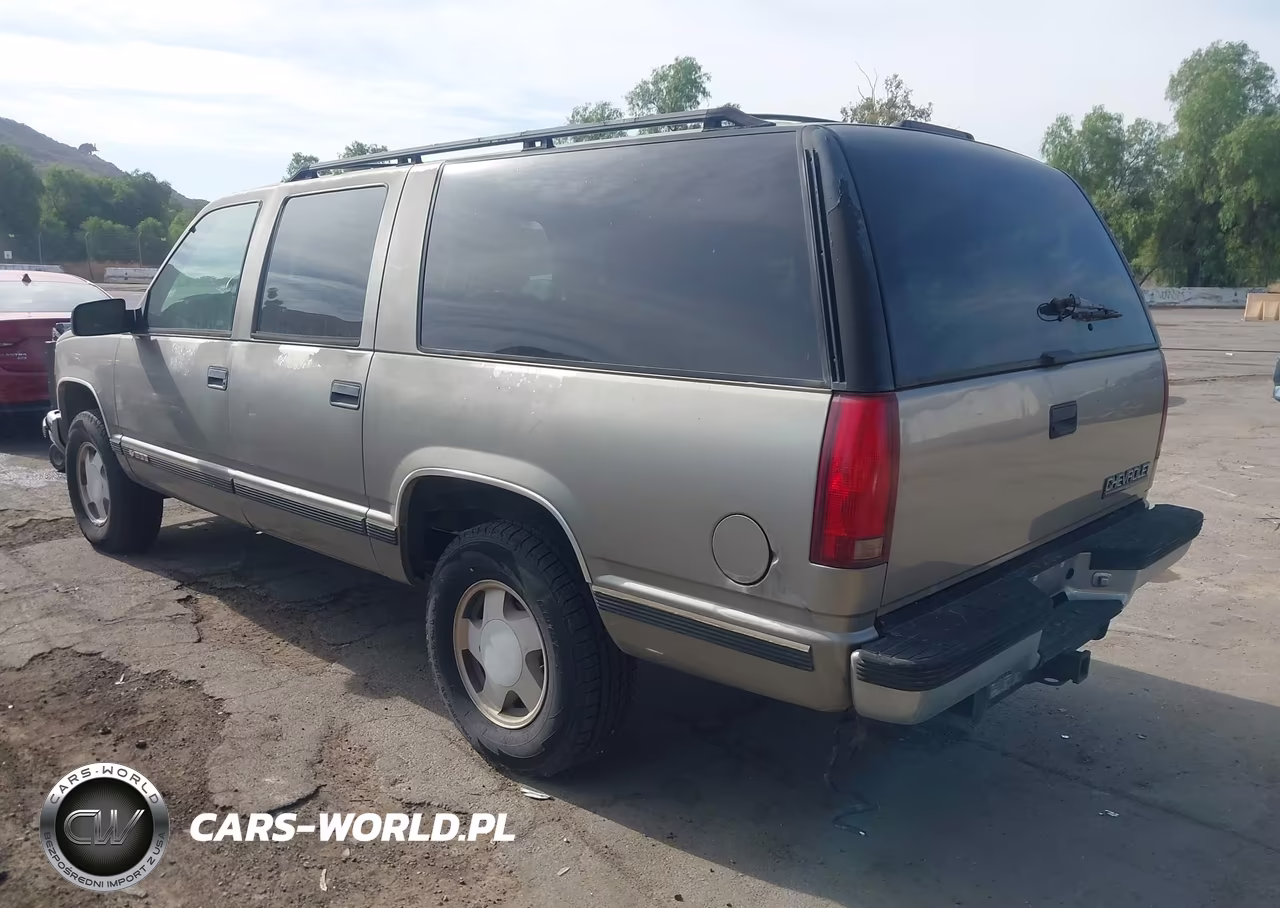 1998 Chevrolet Suburban 1500 VIN:1GNFK16R9WJ332061 - 3