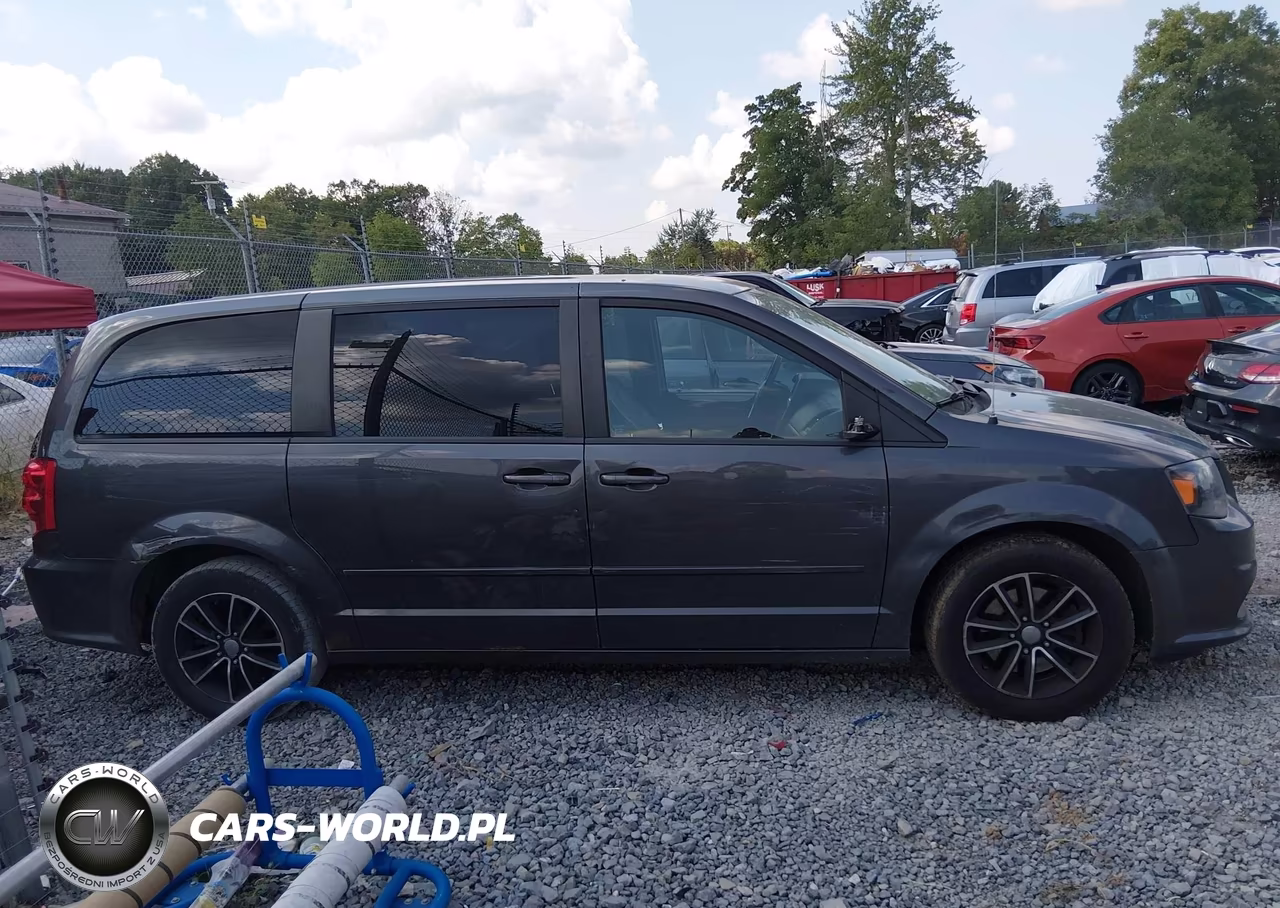 2015 Dodge Grand Caravan R-T VIN:2C4RDGEG0FR593495 - 13