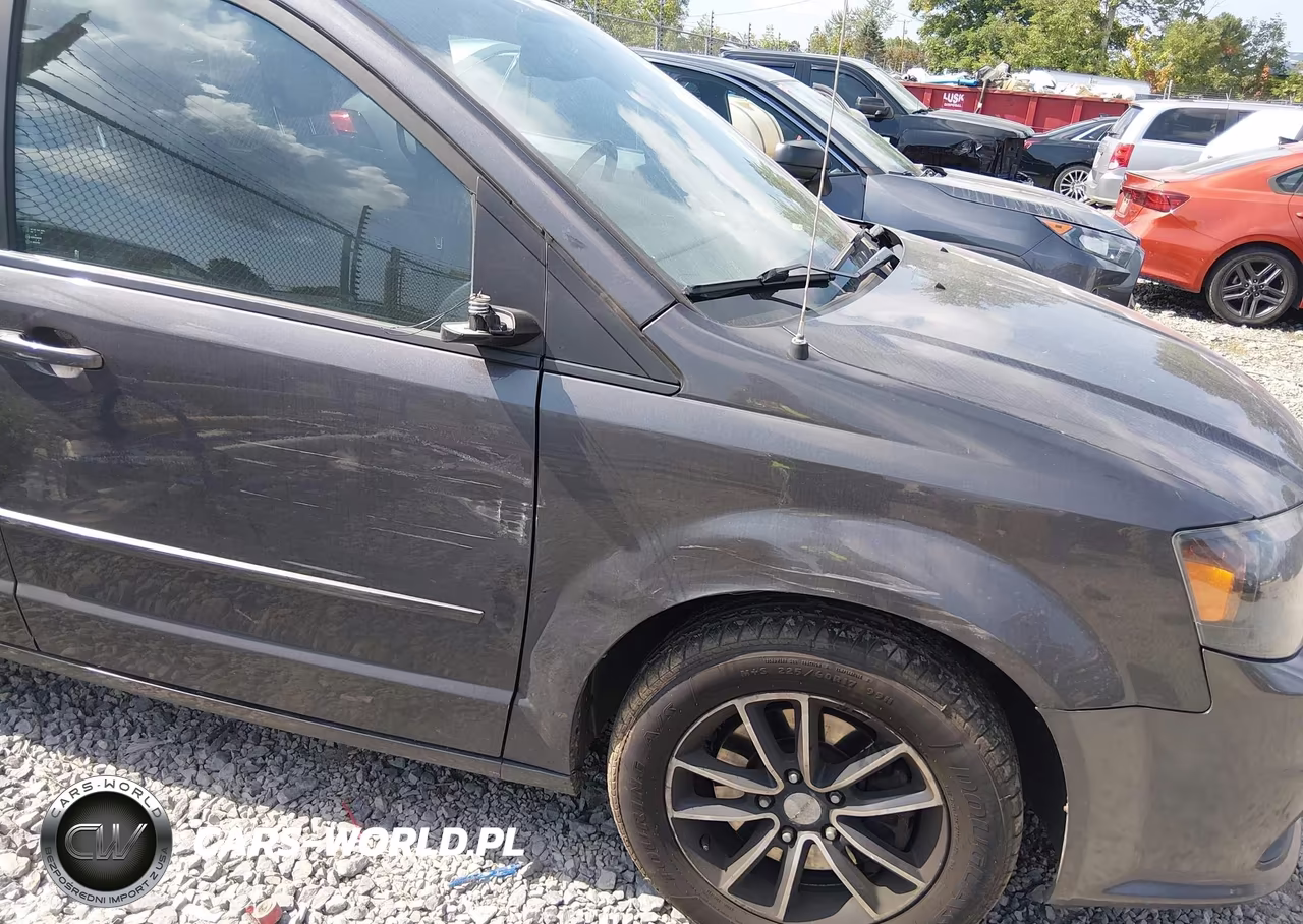 2015 Dodge Grand Caravan R-T VIN:2C4RDGEG0FR593495 - 6