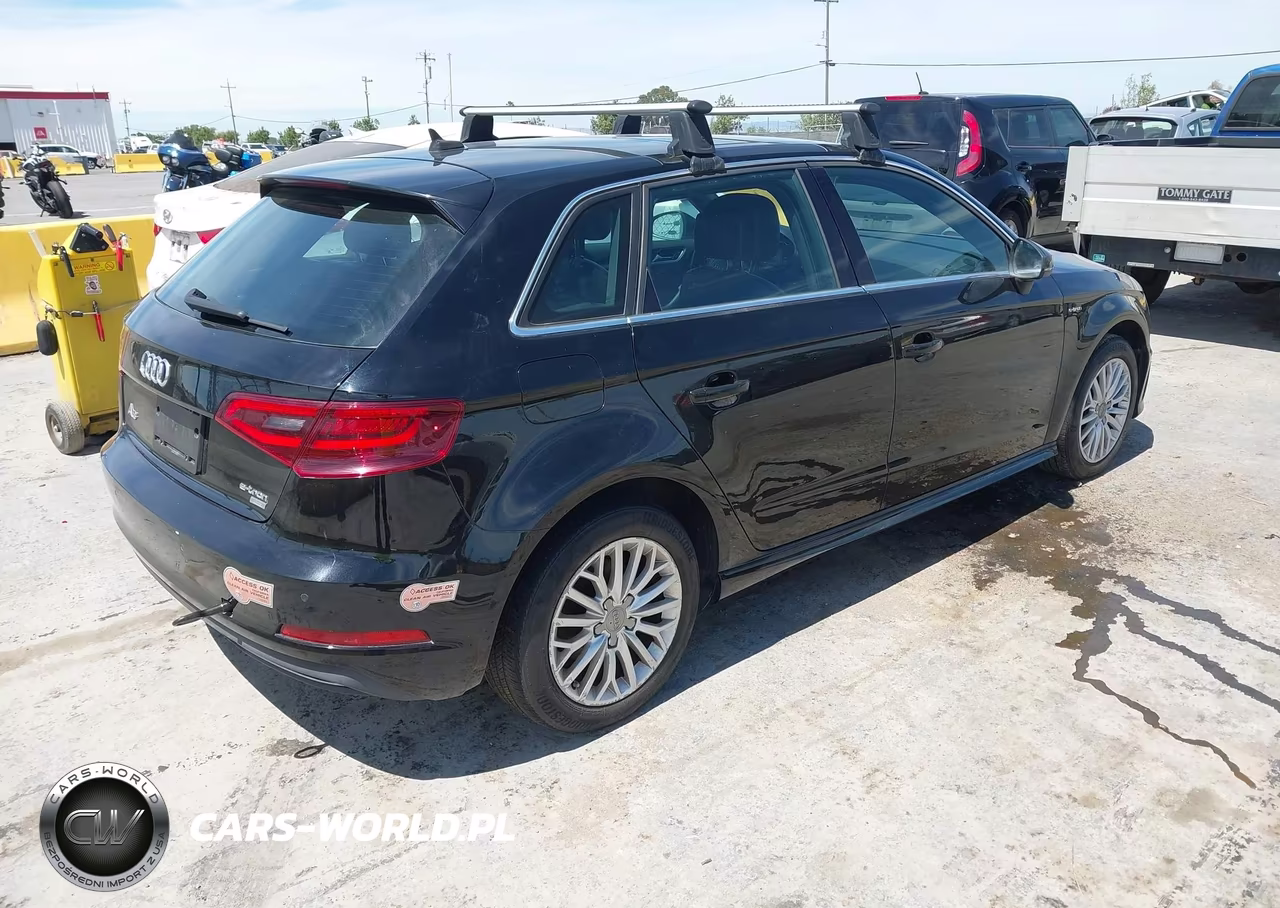 2016 Audi A3 E-Tron 1.4T Premium VIN:WAUMPBFF7GA094416 - 4