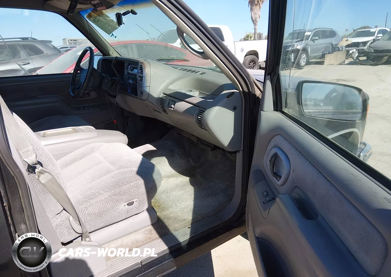 1995 Chevrolet Suburban C2500 VIN:1GNGC26N6SJ324191 - 5