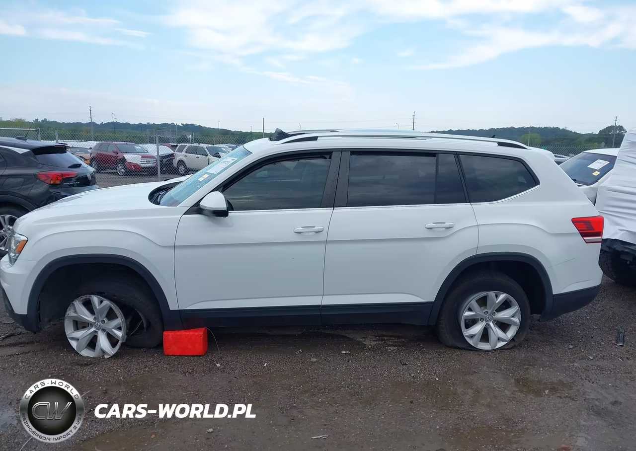 2018 Volkswagen Atlas 3.6L V6 Launch Edition VIN:1V2BR2CA9JC500624 - 13