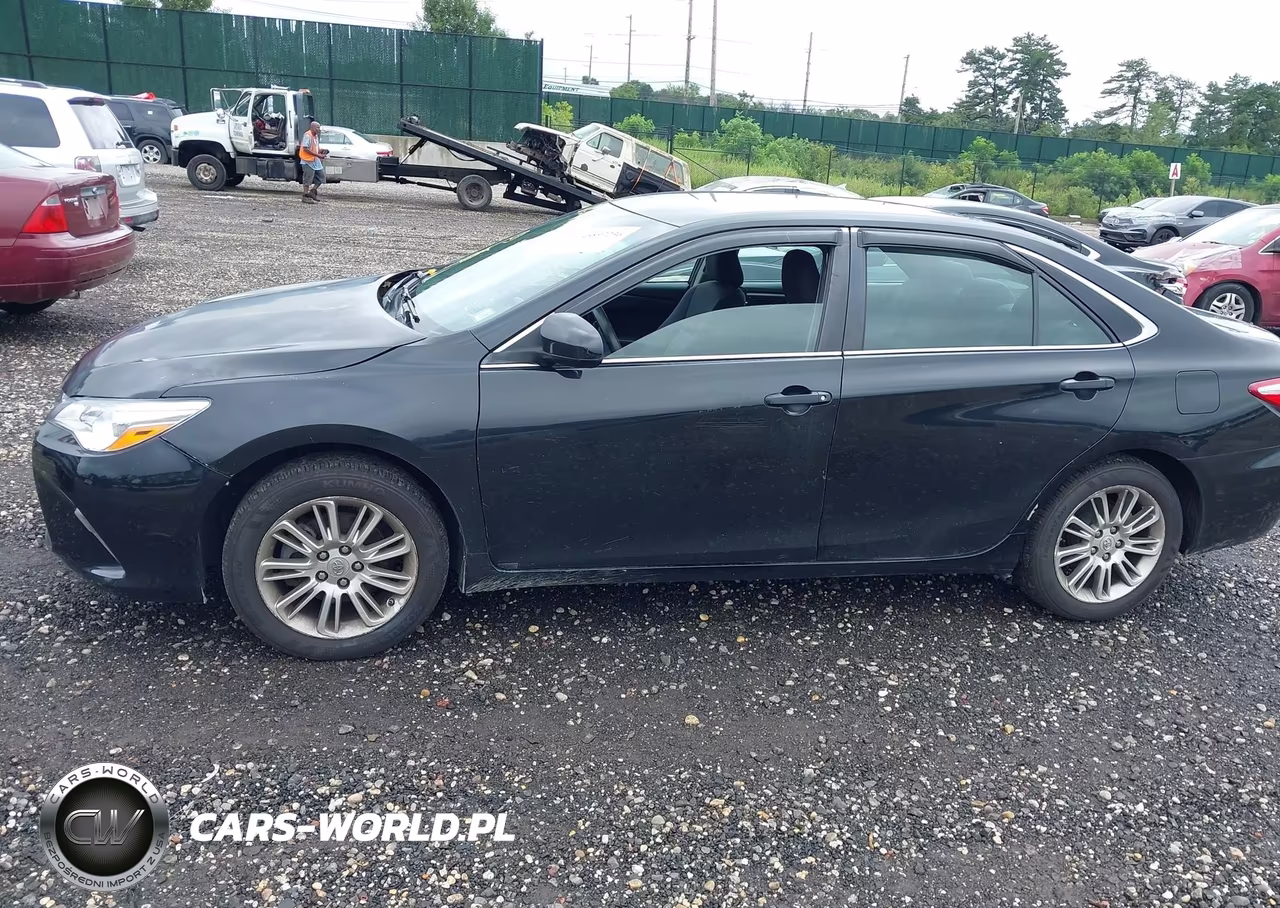2015 Toyota Camry Le VIN:4T4BF1FK6FR471630 - 14