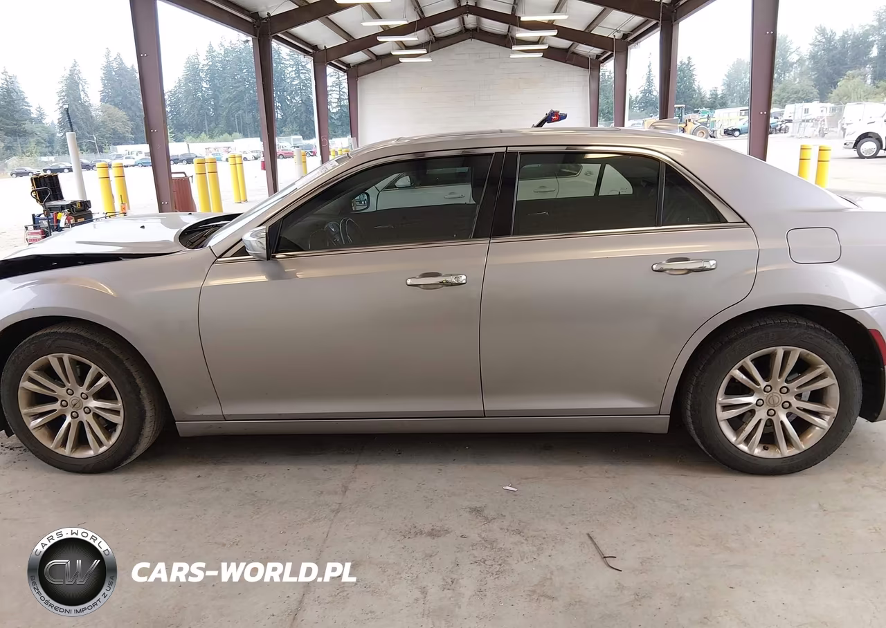 2016 Chrysler 300C VIN:2C3CCAEG8GH212297 - 14