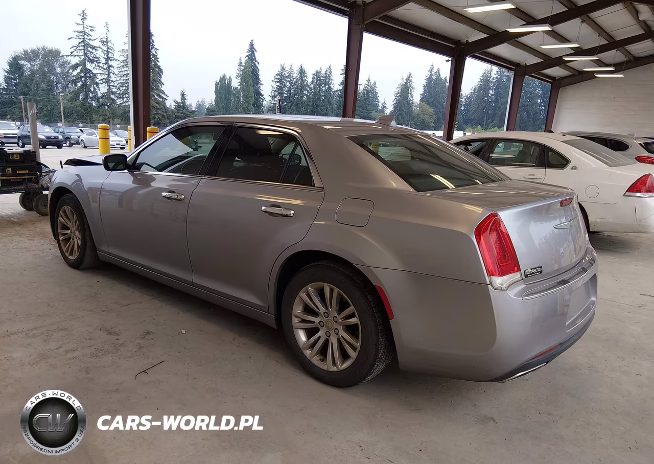 2016 Chrysler 300C VIN:2C3CCAEG8GH212297 - 3