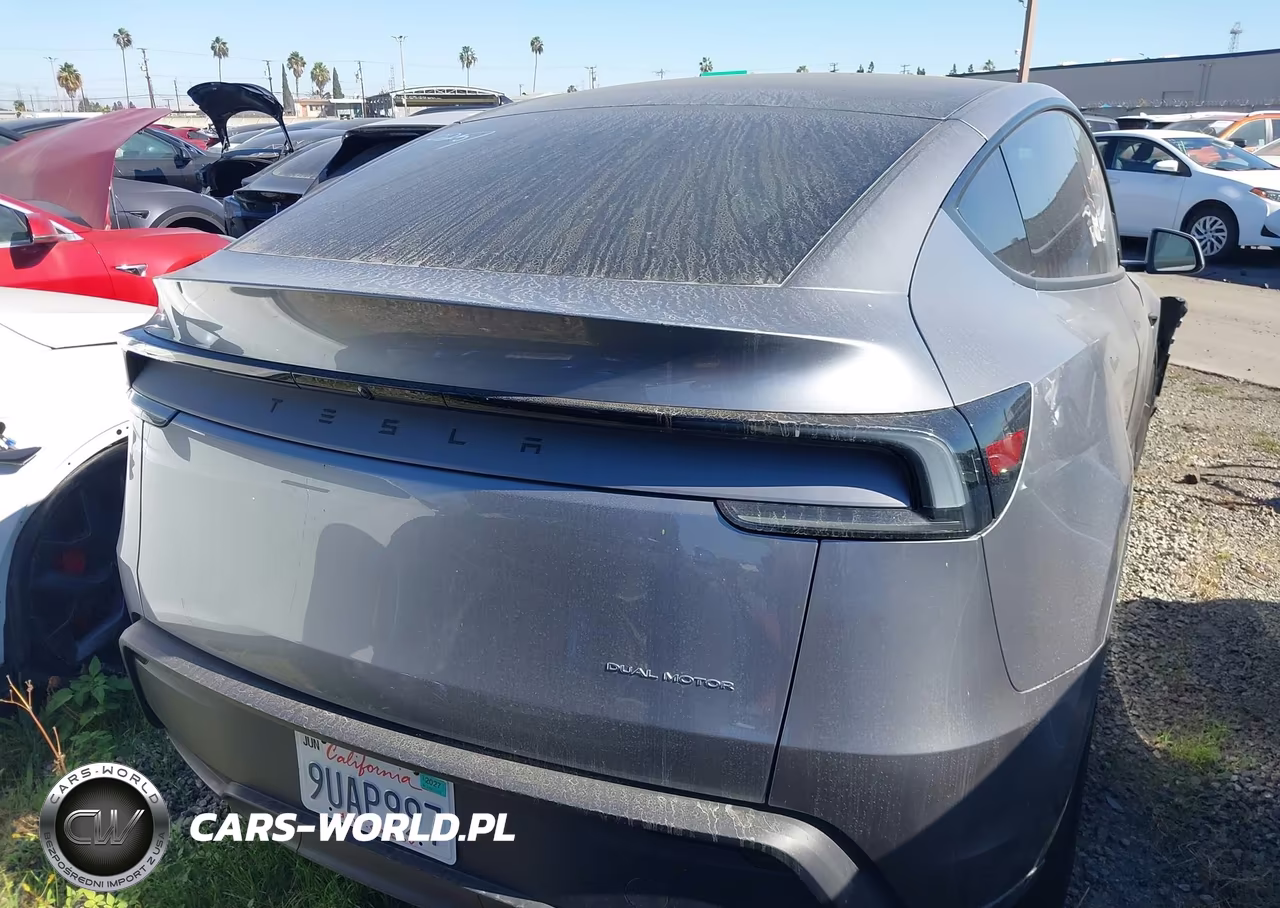 2026 Tesla Model Y All-Wheel Drive-Long Range Launch Series-Premium All-Wheel Drive VIN:7SAYGDEE7TF365472 - 16