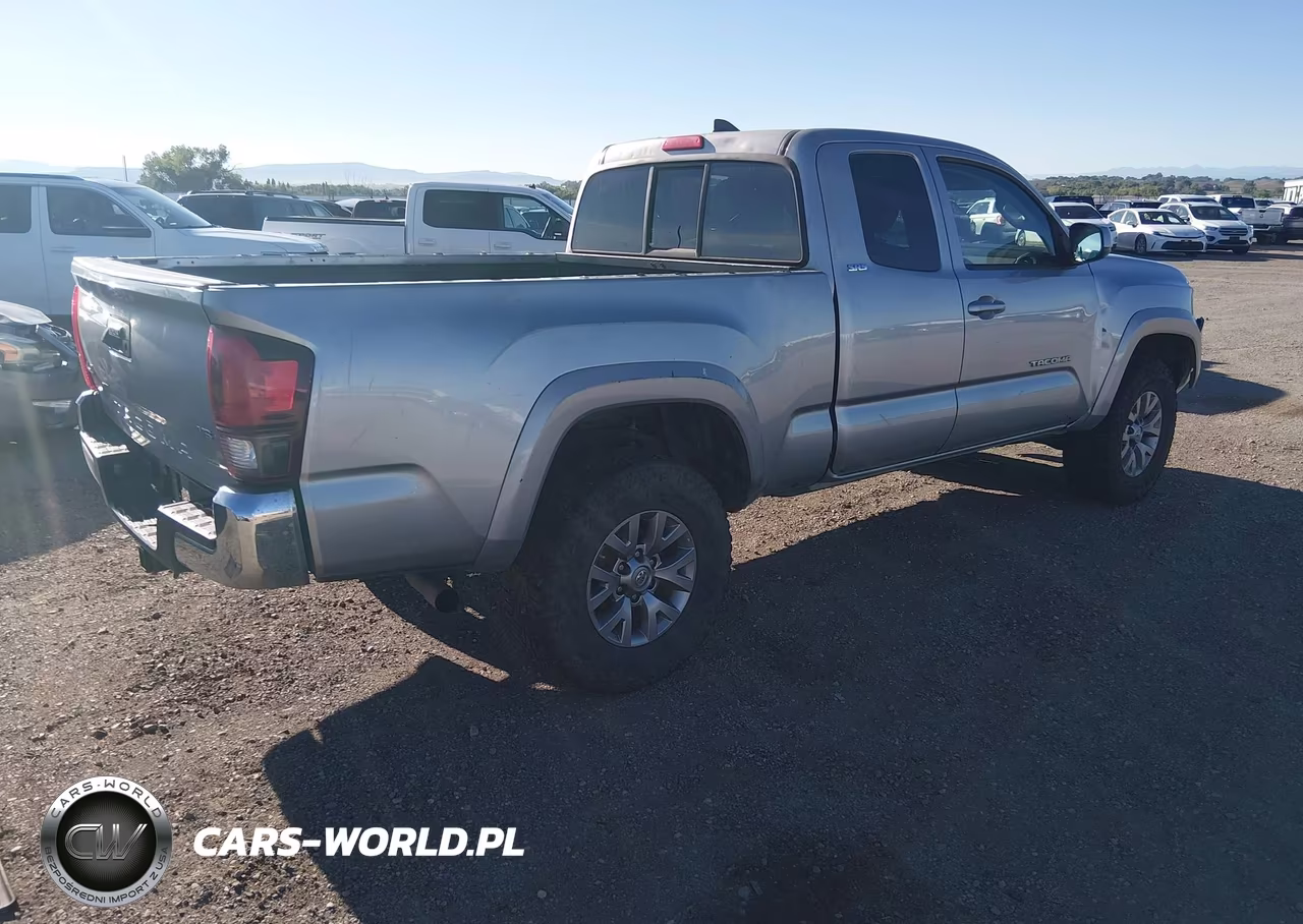 2018 Toyota Tacoma Sr5 V6 VIN:5TFSZ5AN3JX124178 - 4