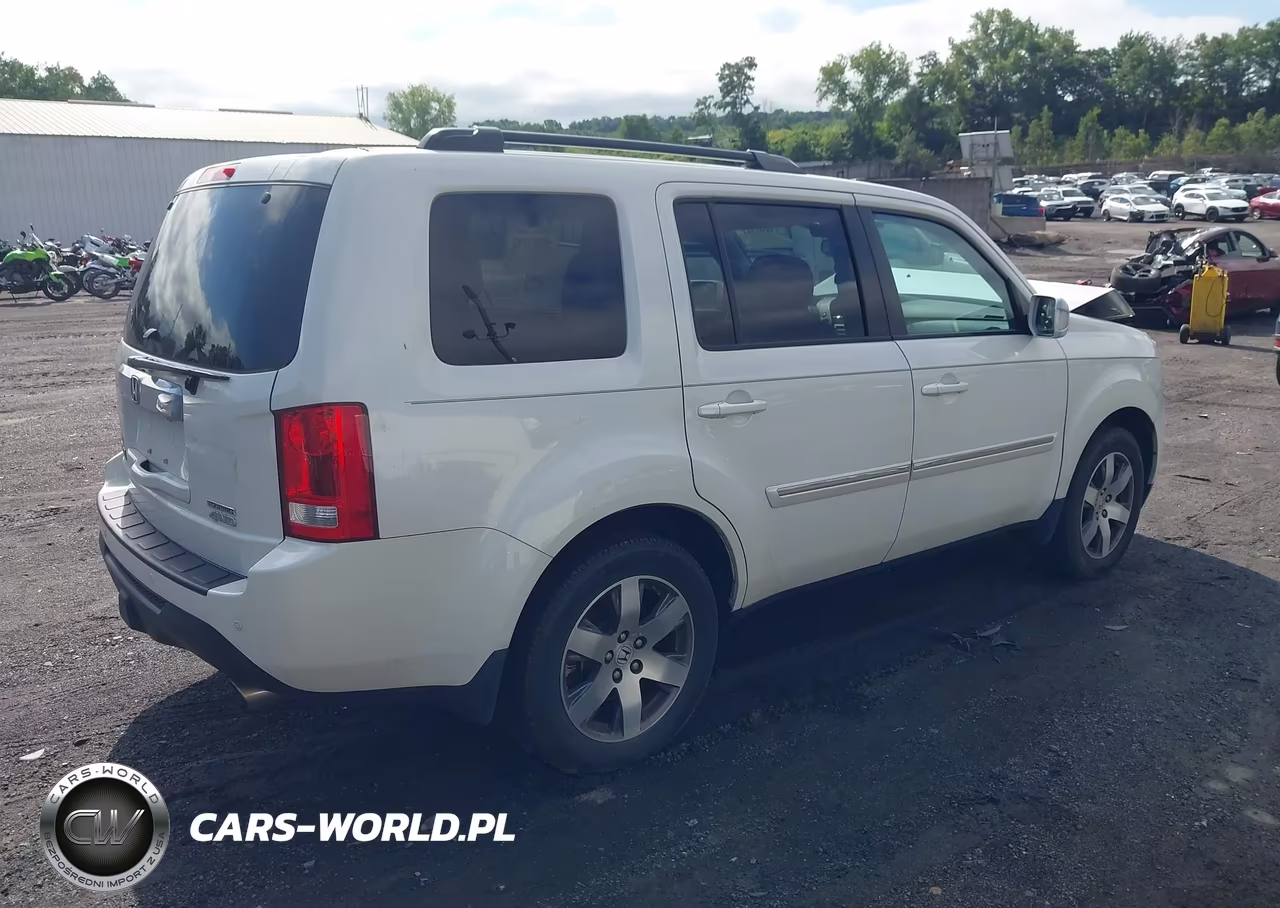 2015 Honda Pilot Touring VIN:5FNYF4H96FB011719 - 4