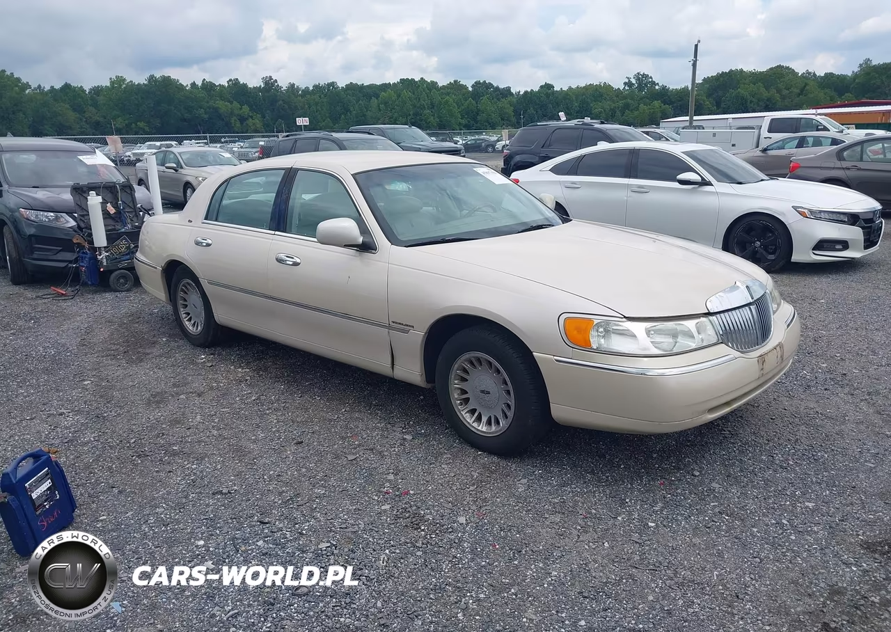 2001 Lincoln Town Car Cartier