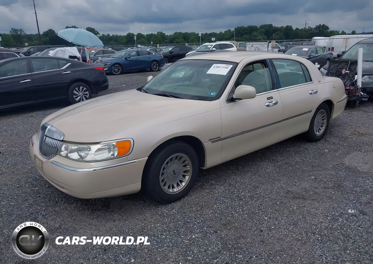 2001 Lincoln Town Car Cartier VIN:1LNHM83W71Y633468 - 2