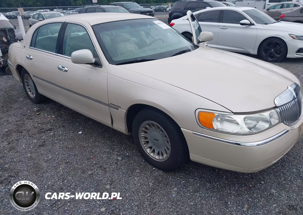 2001 Lincoln Town Car Cartier VIN:1LNHM83W71Y633468 - 6
