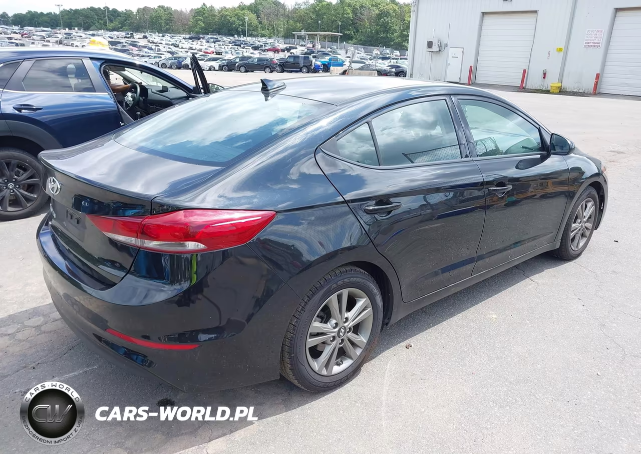 2018 Hyundai Elantra Value Edition VIN:5NPD84LF1JH398714 - 4