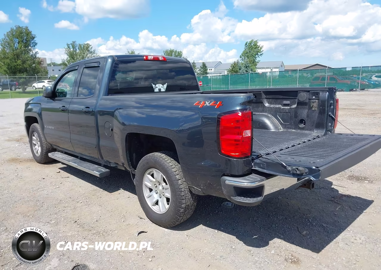 2018 Chevrolet Silverado 1500 1Lt VIN:2GCVKREC0J1100337 - 3