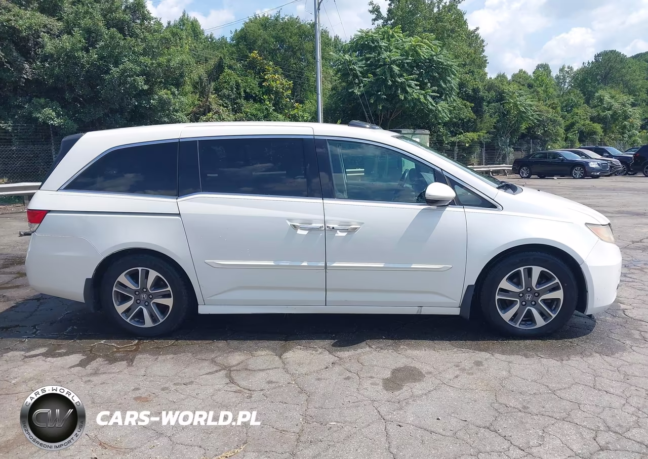 2015 Honda Odyssey Touring-Touring Elite VIN:5FNRL5H95FB049137 - 13