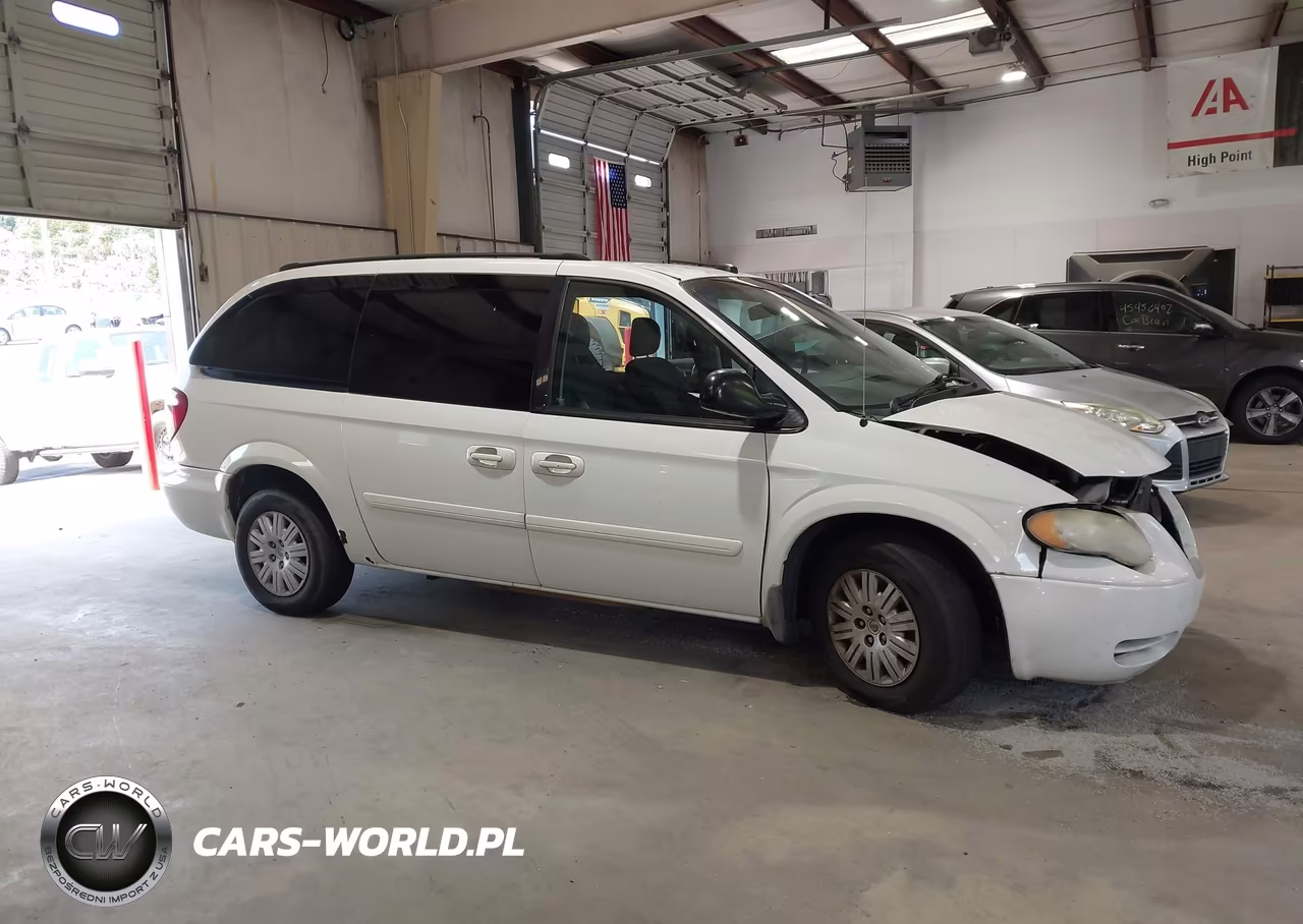 2005 Chrysler Town & Country Lx VIN:2C4GP44R55R519133 - 13
